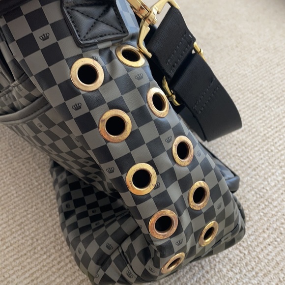 Dogs of Glamour Pet Carrier - Picture 5 of 12